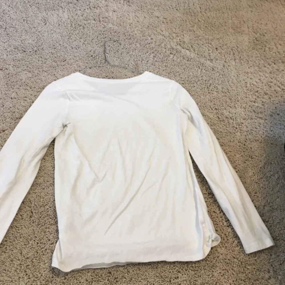 Old Navy Girls size large 10/12 white pocket v neck shirt